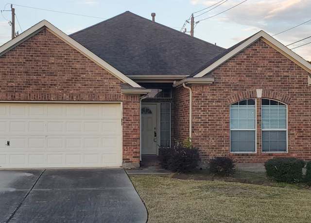 Property at 71 N Forrest Ave, La Porte, TX 77571, 3 beds, 2 baths