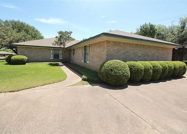 Property at 612 Regina Dr, Hewitt, TX 76643, 3 beds, 2.5 baths