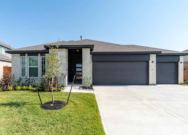 Property at 645 Canadian Trl, Dayton, TX 77535, 4 beds, 2 baths