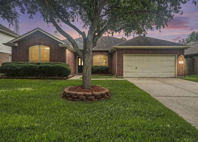 Property at 312 Cedar Branch Dr, League City, TX 77573, 3 beds, 2 baths