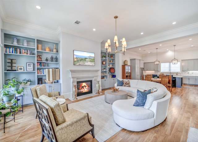 Property at 7119 Janet St, Houston, TX 77055, 3 beds, 3.5 baths