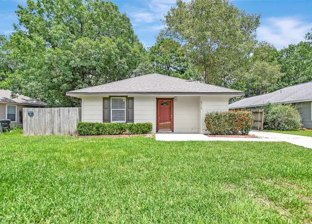 Property at 8910 E Buffalo Cir, Willis, TX 77378, 3 beds, 2 baths