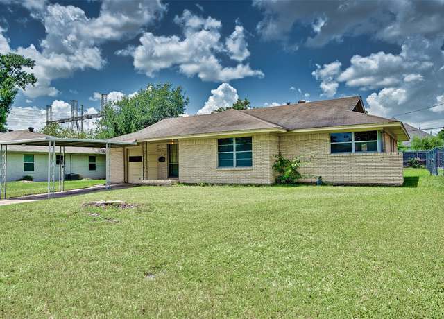 Property at 1726 Wilde Rock Way, Houston, TX 77018, 3 beds, 1.5 baths