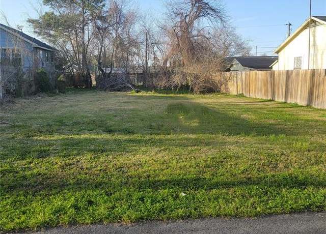 Property at 504 Miriam St, Baytown, TX 77520
