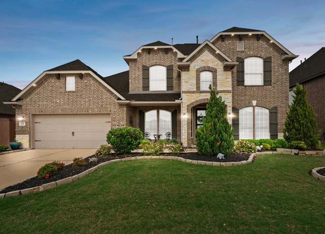 Property at 202 Bentwater Ln, Clute, TX 77531, 4 beds, 3.5 baths