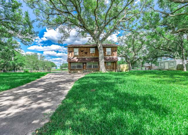 Property at 875 Private Road 652, Sargent, TX 77414, 4 beds, 1.5 baths
