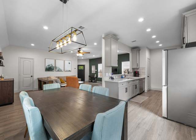 Property at 910 Mansfield St, Houston, TX 77091, 4 beds, 2.5 baths