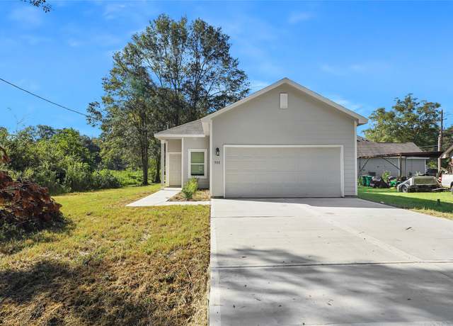 Property at 908 Perry St, Cleveland, TX 77327, 3 beds, 2 baths