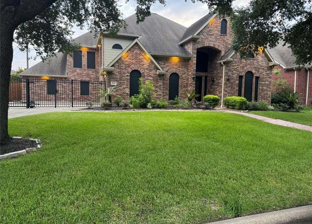 Property at 14410 Brentshire Ln, Houston, TX 77069, 5 beds, 3.5 baths