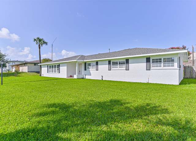 Property at 2206 Wimcrest St, Galveston, TX 77551, 5 beds, 2 baths