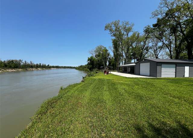 Property at 1074 W Taylor Lake Cir, Livingston, TX 77351, 2 beds, 1 bath
