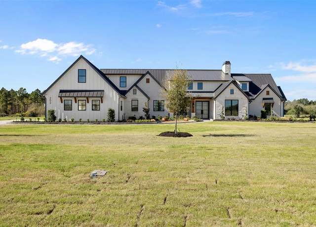 Property at 202 Astoria Ave, Round Top, TX 78954, 4 beds, 4.5 baths