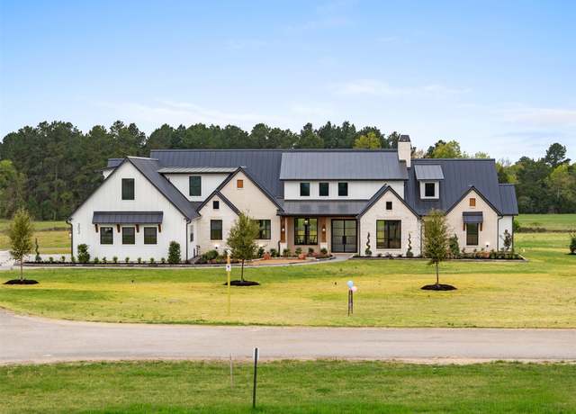 Property at 202 Astoria Ave, Round Top, TX 78954, 4 beds, 4.5 baths