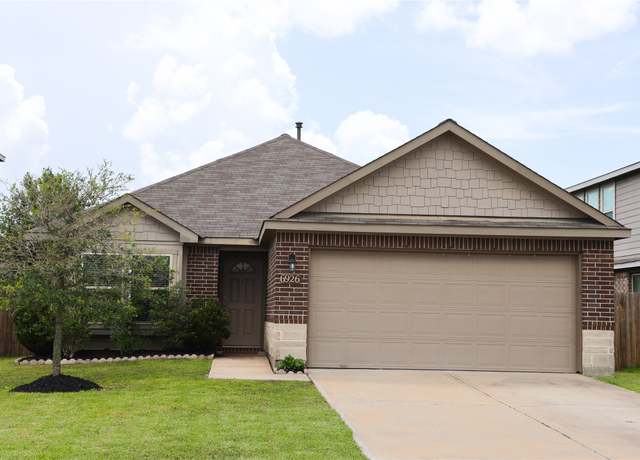 Property at 6926 Glenmoor Dr, Rosharon, TX 77583, 3 beds, 2 baths