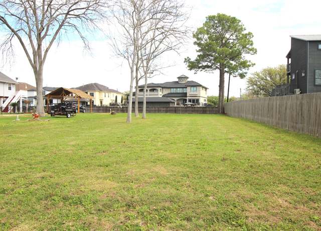 Property at 413 Lakeside Dr, League City, TX 77565