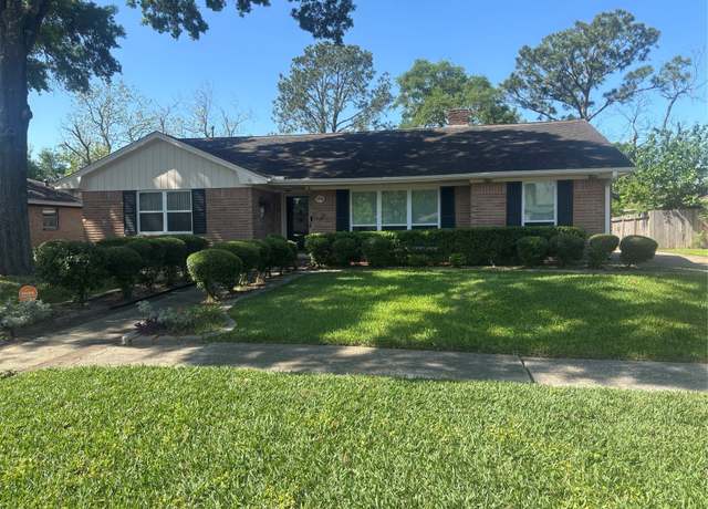 Property at 1006 Baymeadow Dr, Houston, TX 77062, 4 beds, 2.5 baths