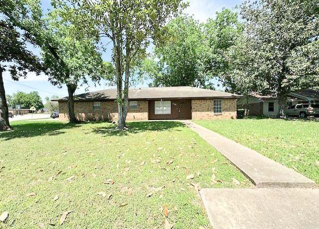 Property at 1103 Kelving Way, Wharton, TX 77488, 3 beds, 2.5 baths