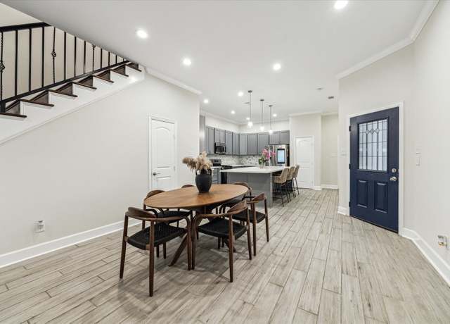Property at 314 E 40th St, Houston, TX 77018, 3 beds, 2.5 baths