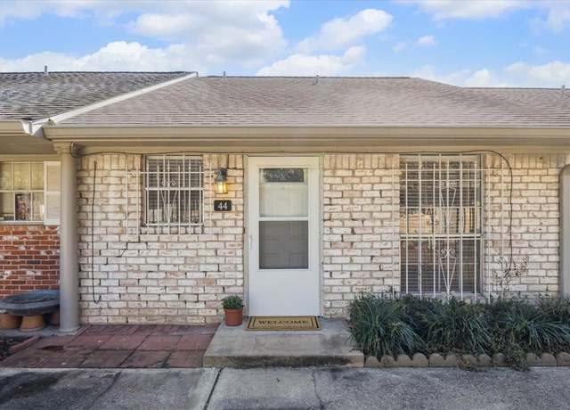 Property at 44 Tri Oaks Ln #44, Houston, TX 77043, 1 bed, 1.5 baths