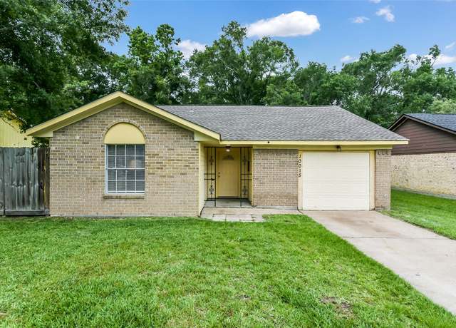 Property at 10015 Valley Lake Dr, Houston, TX 77078, 3 beds, 2 baths