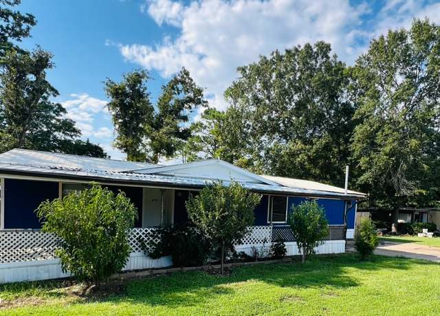 Property at 491 E Sherwood Dr, Livingston, TX 77351, 3 beds, 2 baths