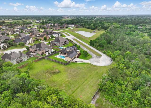 Property at 2082 Wilderness Trl, Friendswood, TX 77546