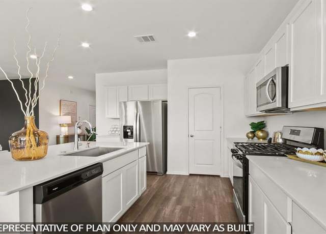 Property at 211 Homestead Ct, Dayton, TX 77535, 4 beds, 3 baths