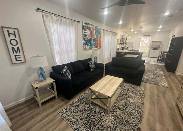 Property at 4009 Avenue L, Galveston, TX 77550, 2 beds, 1 bath