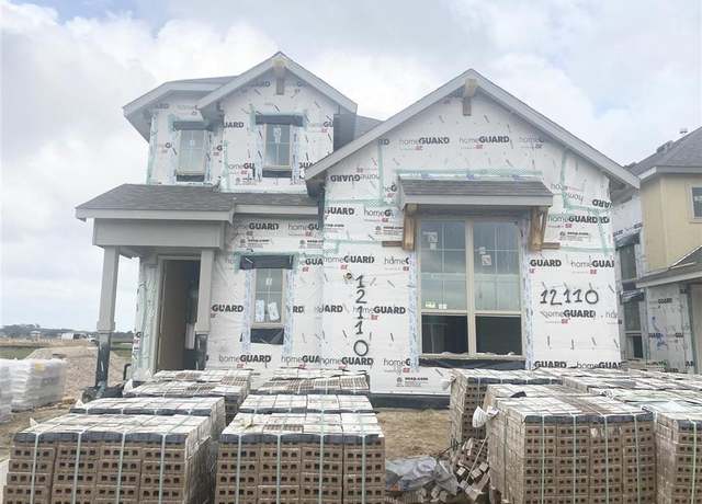 Property at 12110 Wildflower Dr, Mont Belvieu, TX 77523, 4 beds, 3.5 baths