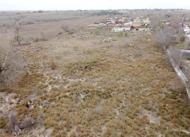 Property at 18937 La Gloria Rd, Elmendorf, TX 78112, 3 beds, 1 bath