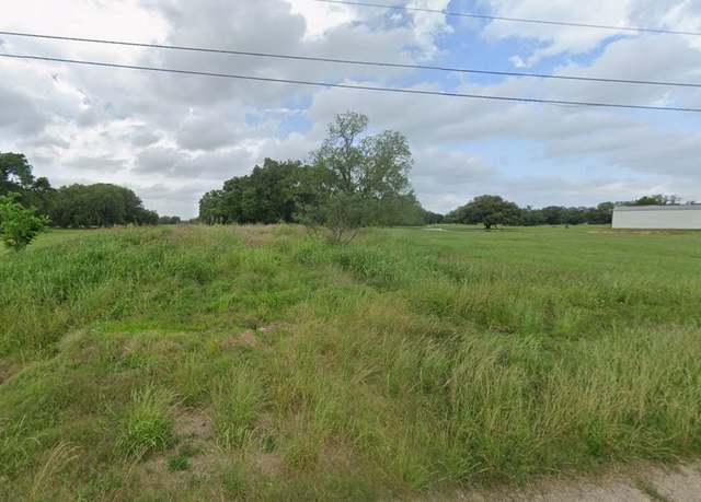 Property at 1120 Frontier Trl, Angleton, TX 77515