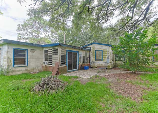 Property at 2807 S Houston Dr, La Marque, TX 77568, 3 beds, 2 baths