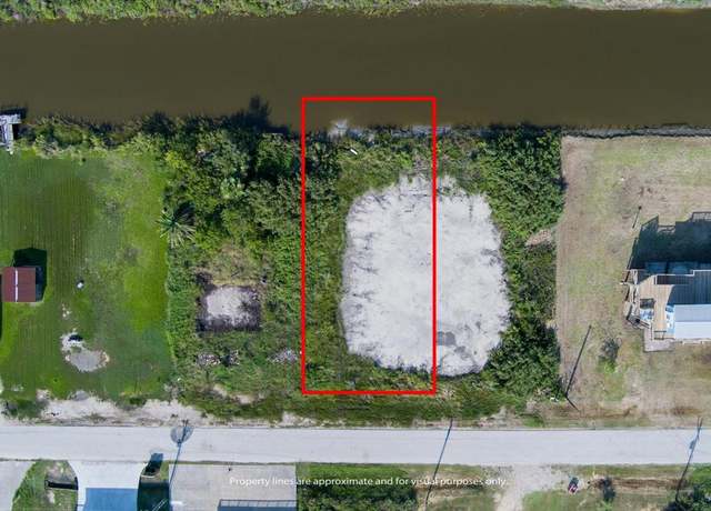 Property at 1092 Mabry St, Gilchrist, TX 77617