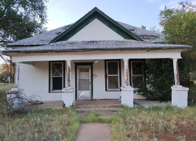 Property at 1421 W Bradford St, Memphis, TX 79245, 2 beds, 1 bath