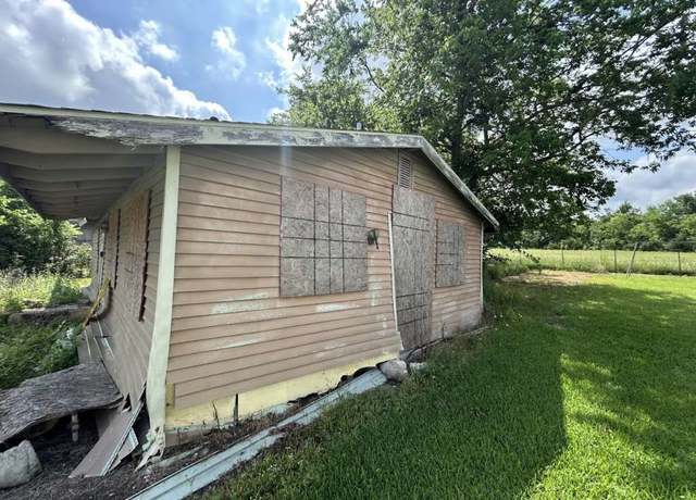 Property at 602 Universal St, Navasota, TX 77868, 2 beds, 1 bath