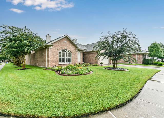 Property at 2703 Silver Bough Cir, Houston, TX 77059, 2 beds, 2 baths