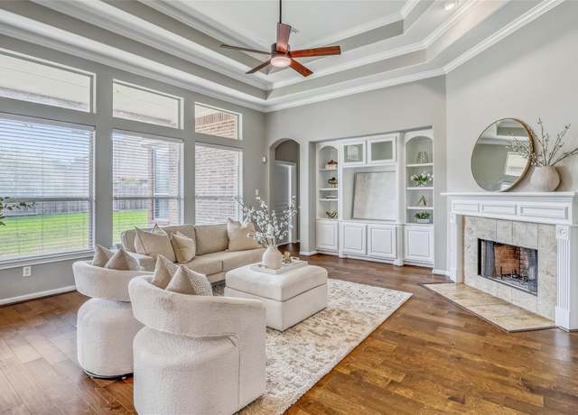 Property at 10918 Menaggio Ct, Richmond, TX 77406, 4 beds, 3.5 baths