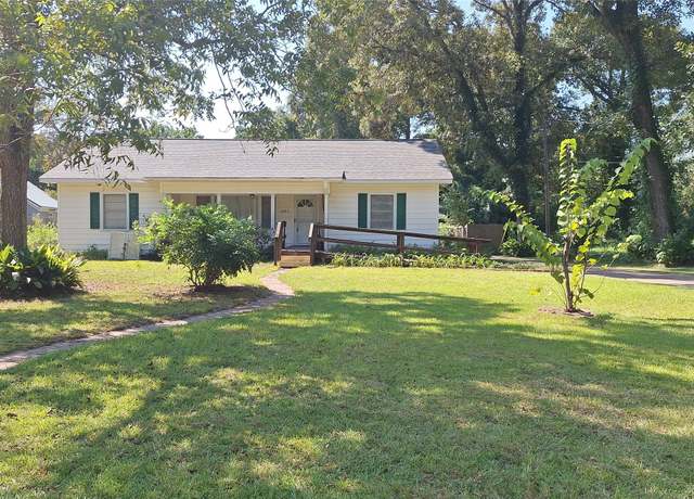 Property at 201 S Marsh Dr, Livingston, TX 77351, 3 beds, 1 bath