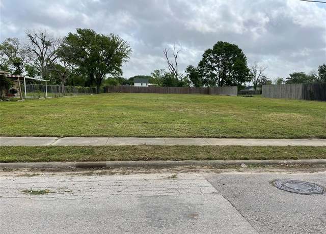 Property at 4818 Lavender St, Houston, TX 77026