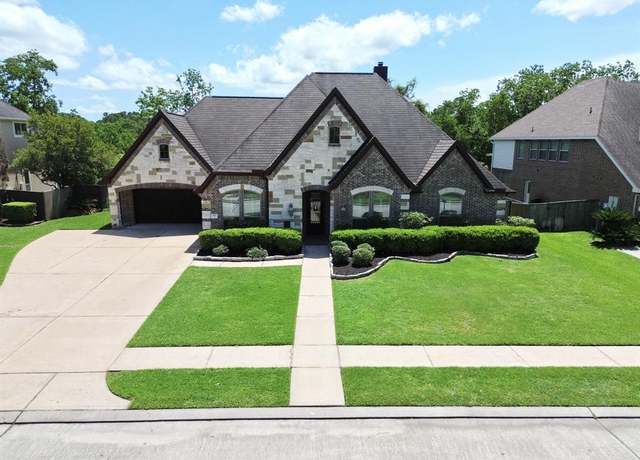 Property at 700 Southfield Dr, Friendswood, TX 77546, 4 beds, 3.5 baths