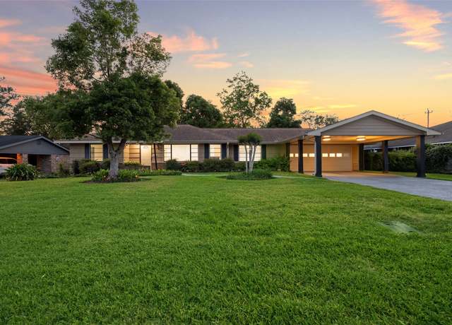 Property at 1309 Centennial Dr, Houston, TX 77055, 4 beds, 2 baths