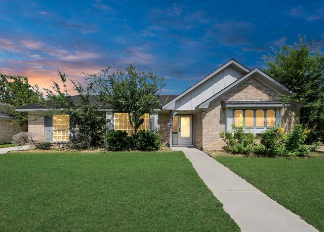 Property at 7911 Pella Dr, Houston, TX 77036, 3 beds, 2 baths