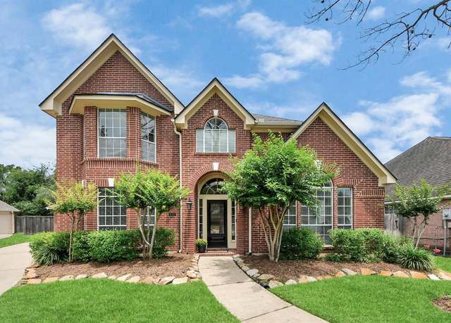 Property at 111 Knoll Forest Dr, Sugar Land, TX 77479, 4 beds, 2.5 baths