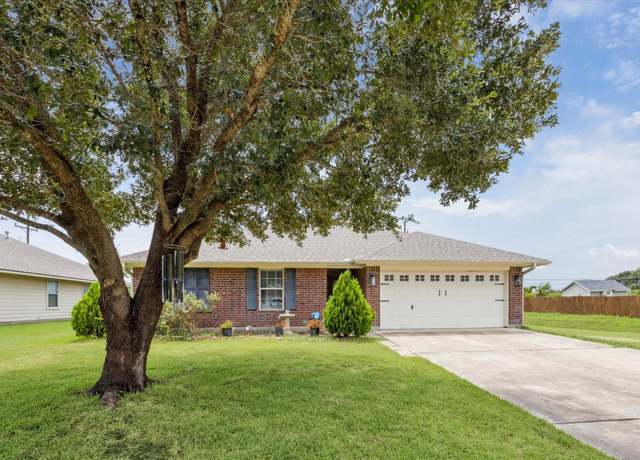 Property at 617 Mockingbird St, Navasota, TX 77868, 3 beds, 2 baths