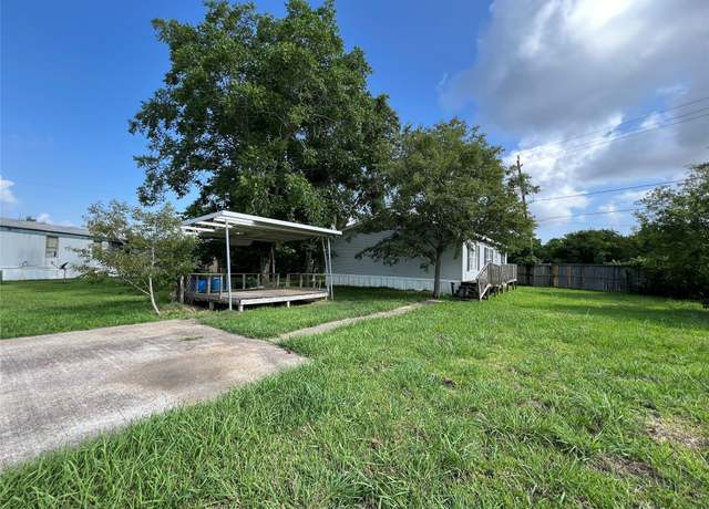 Property at 114 Dolphin Hbr N, Baytown, TX 77523, 3 beds, 2 baths