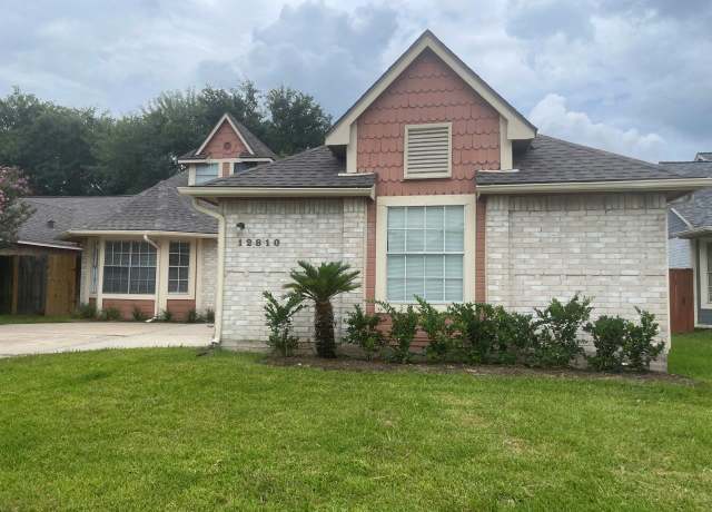 Property at 12810 Ashford Knoll Dr, Houston, TX 77082, 3 beds, 2 baths