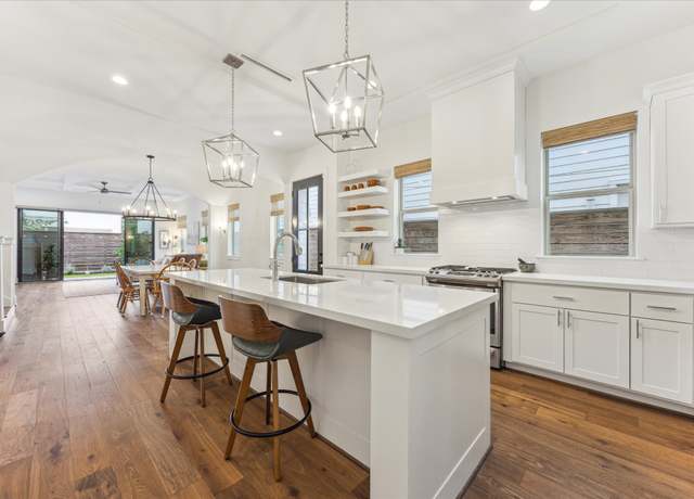 Property at 852 Fisher St Unit A, Houston, TX 77018, 3 beds, 2.5 baths
