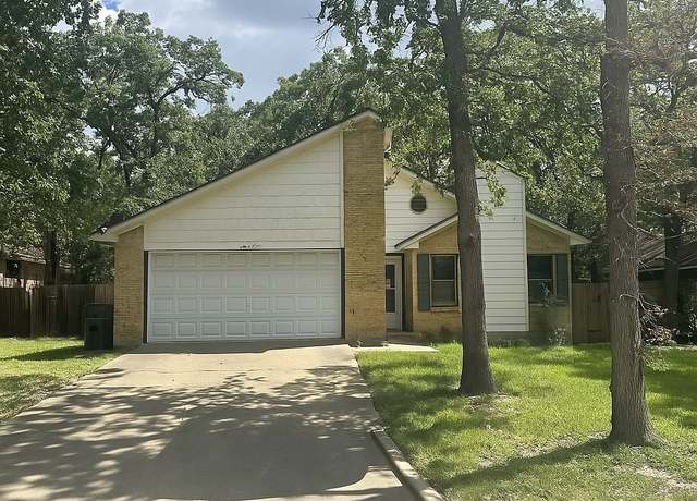 Property at 2106 Labrisa Dr, Bryan, TX 77807, 3 beds, 2 baths