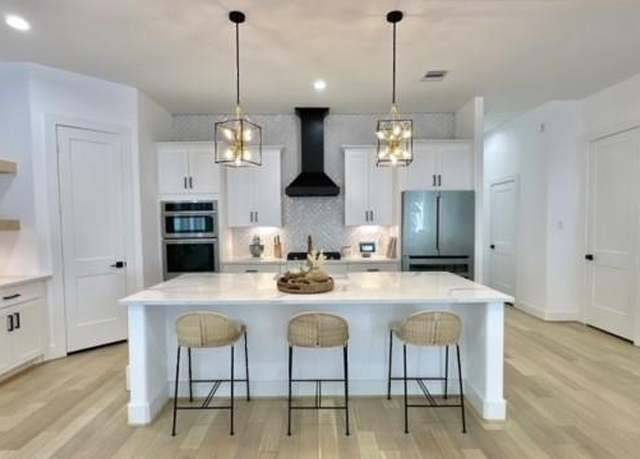 Property at 1918 Hoskins Dr, Houston, TX 77080, 3 beds, 2.5 baths