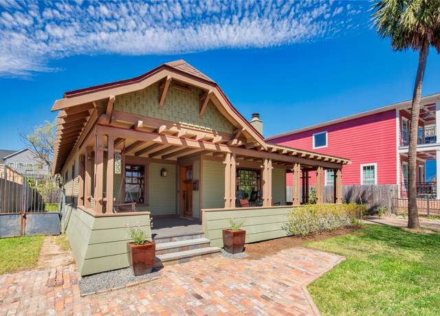 Property at 833 Tulane St, Houston, TX 77007, 3 beds, 2 baths